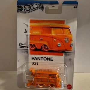 D4 hot wheels volkswagen kool kombi ORANGE PANTONE with shipping protector